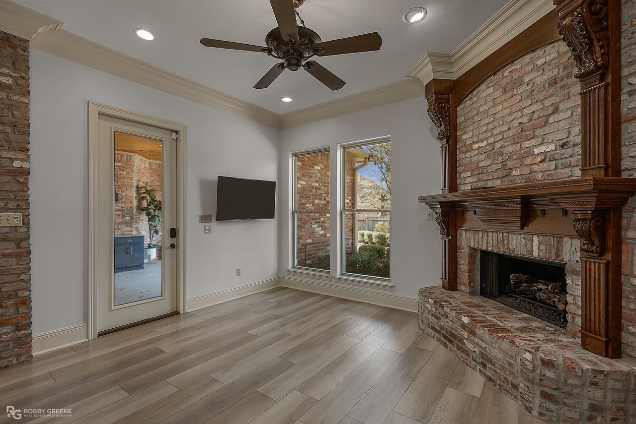 322 Paris Pl #1 - Photo 7 of 27