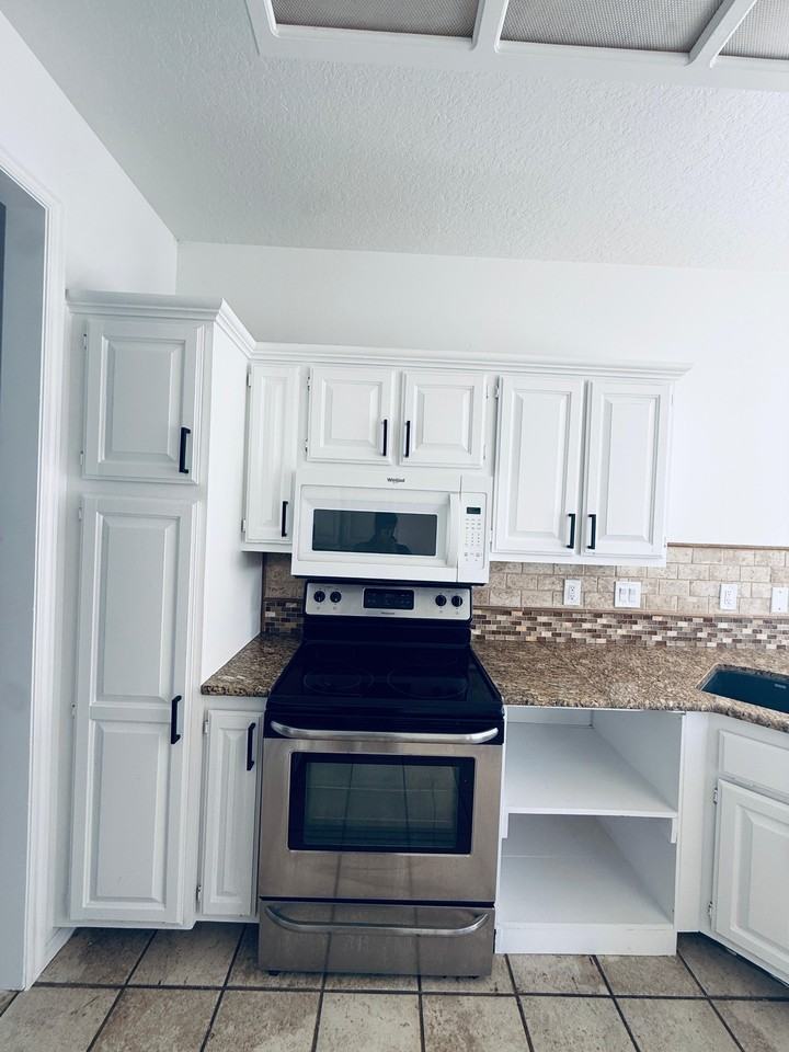 18513 Chestnut Oak Dr #1 - Photo 5 of 12