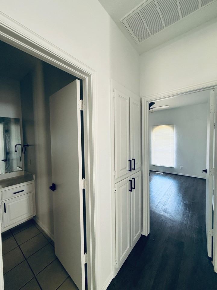 18513 Chestnut Oak Dr #1 - Photo 6 of 12