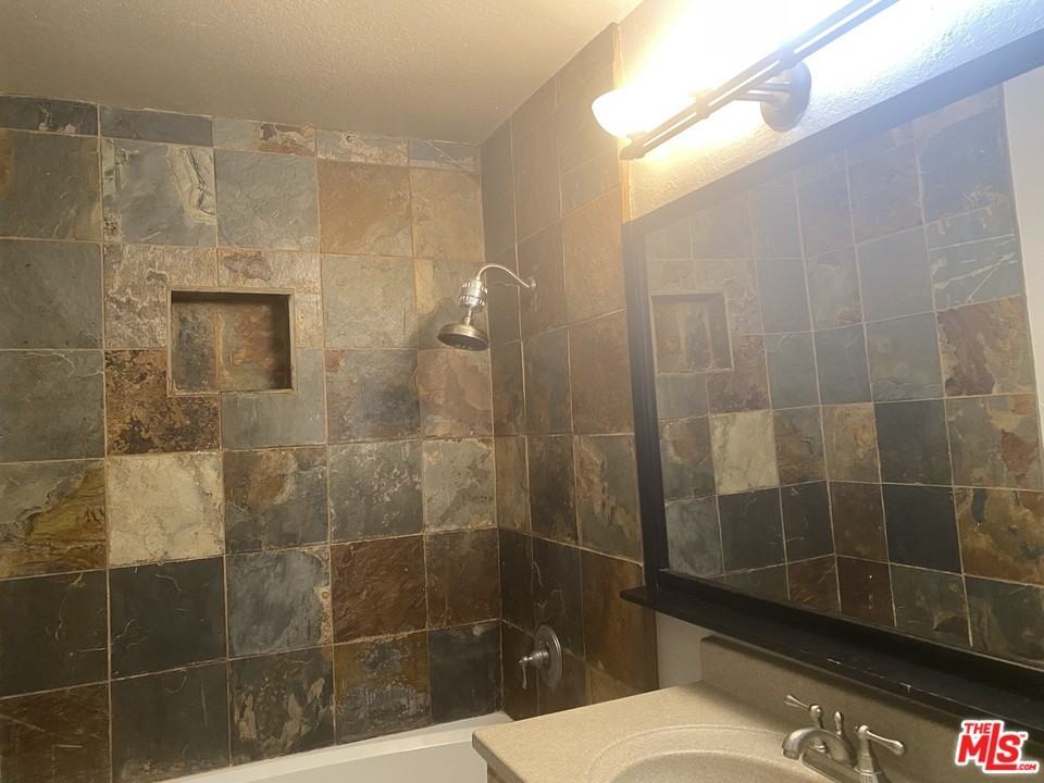 Willowcrest Ln #77 - Photo 4 of 40