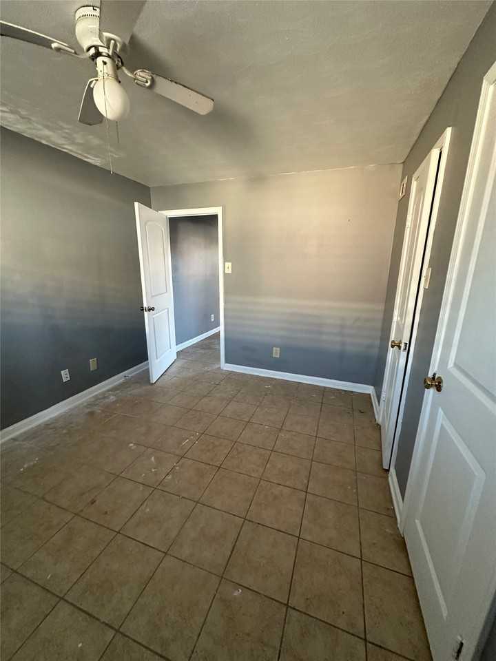 516 Holiday Dr #516-59 - Photo 6 of 12