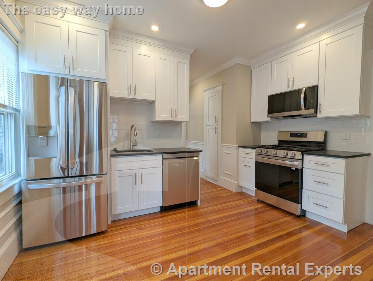 35 Trowbridge St - Photo 3 of 30