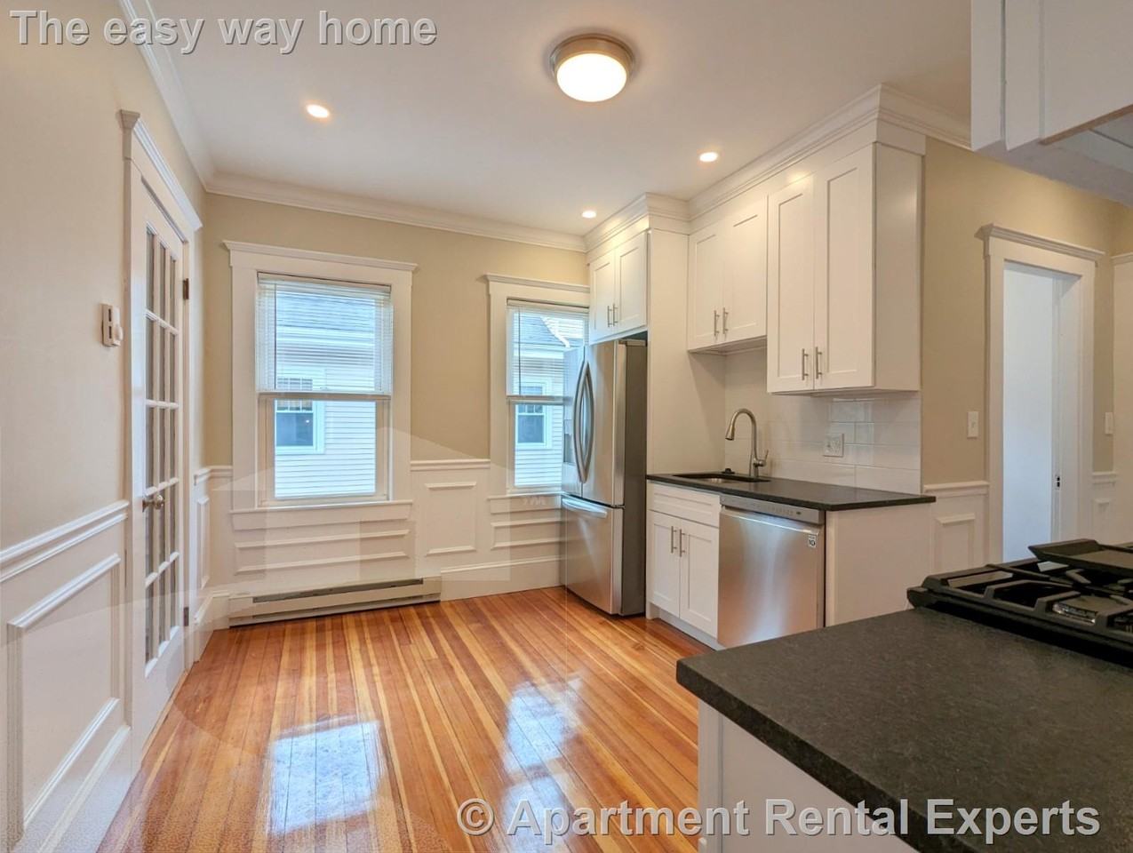 35 Trowbridge St - Photo 4 of 30