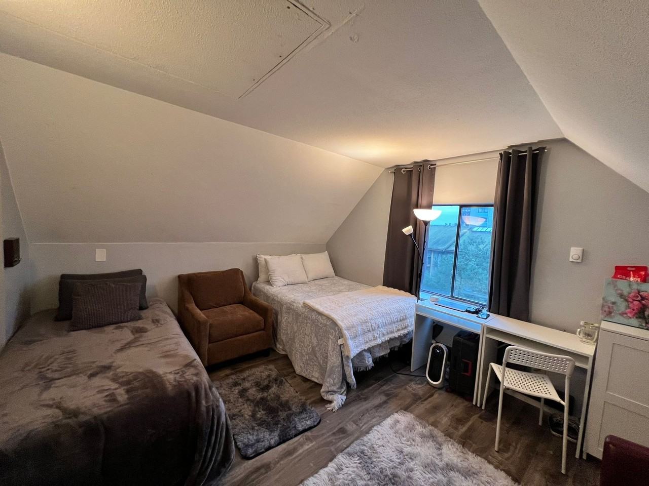 329 East Pender Street - Photo 3 of 27