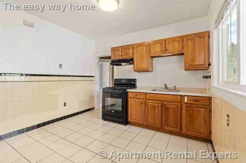 38 George St #1 - Photo 2 of 15