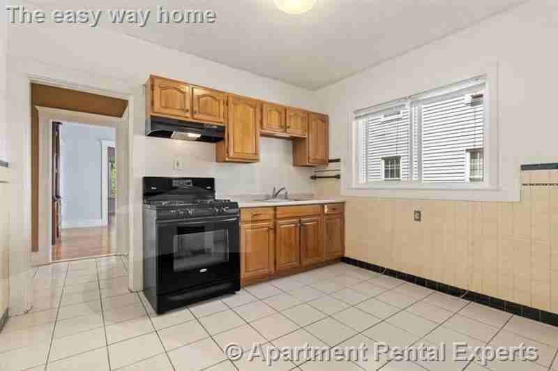 38 George St #1 - Photo 3 of 15