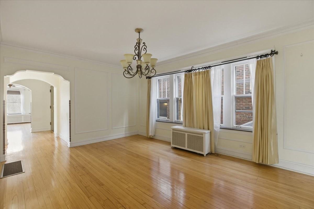 7409 N Claremont Ave #1 - Photo 3 of 12