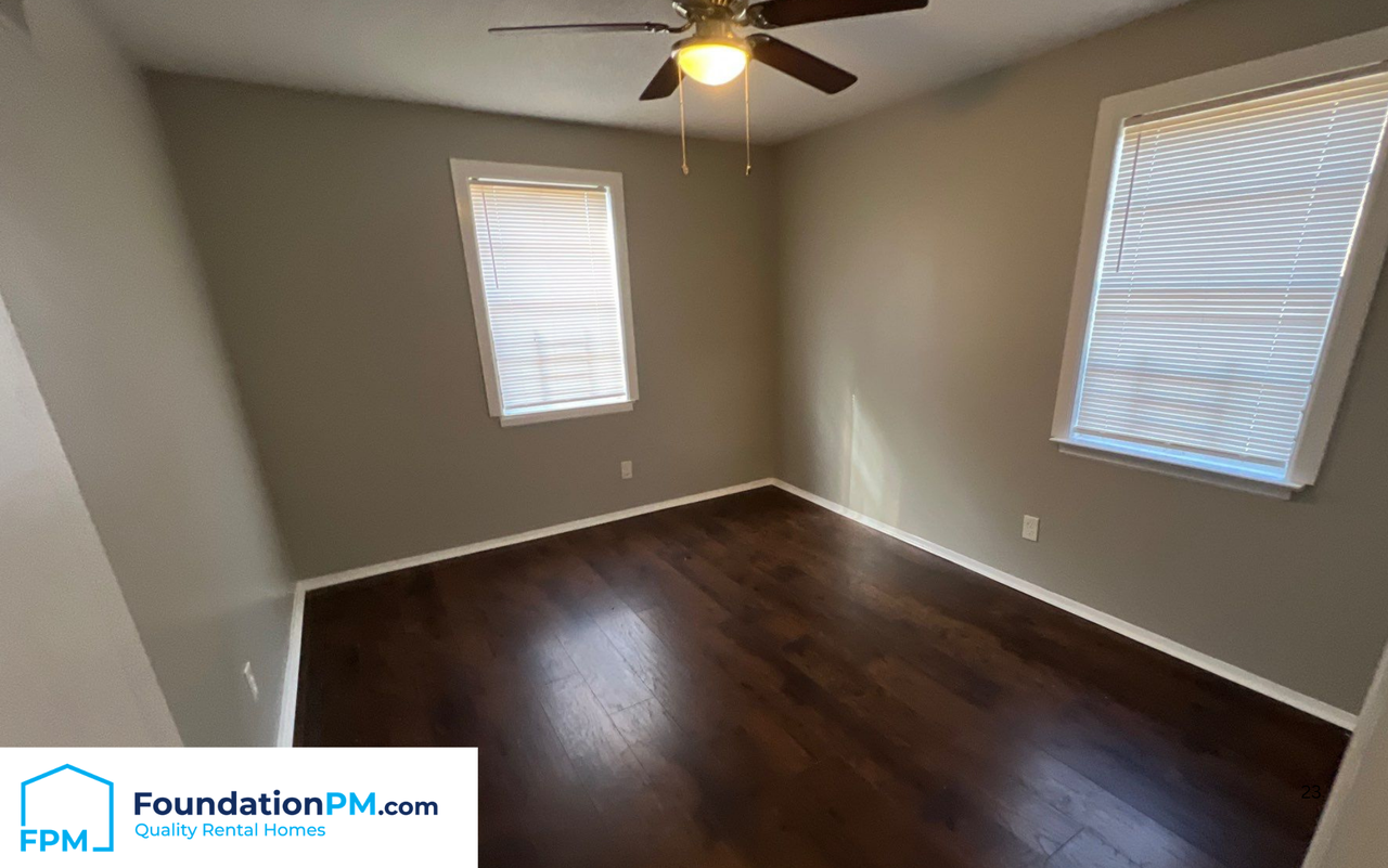 1129 Catalina Road - Photo 2 of 7