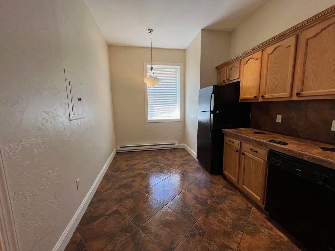 Stratford 217 - Photo 2 of 16