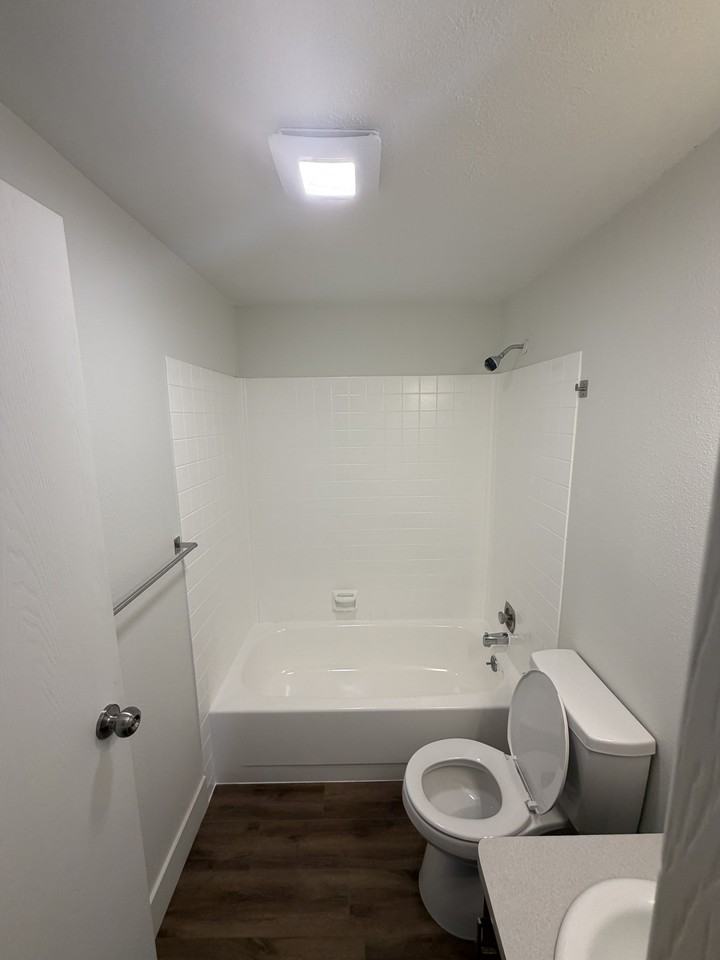 675 Garfield St #1 - Photo 4 of 7