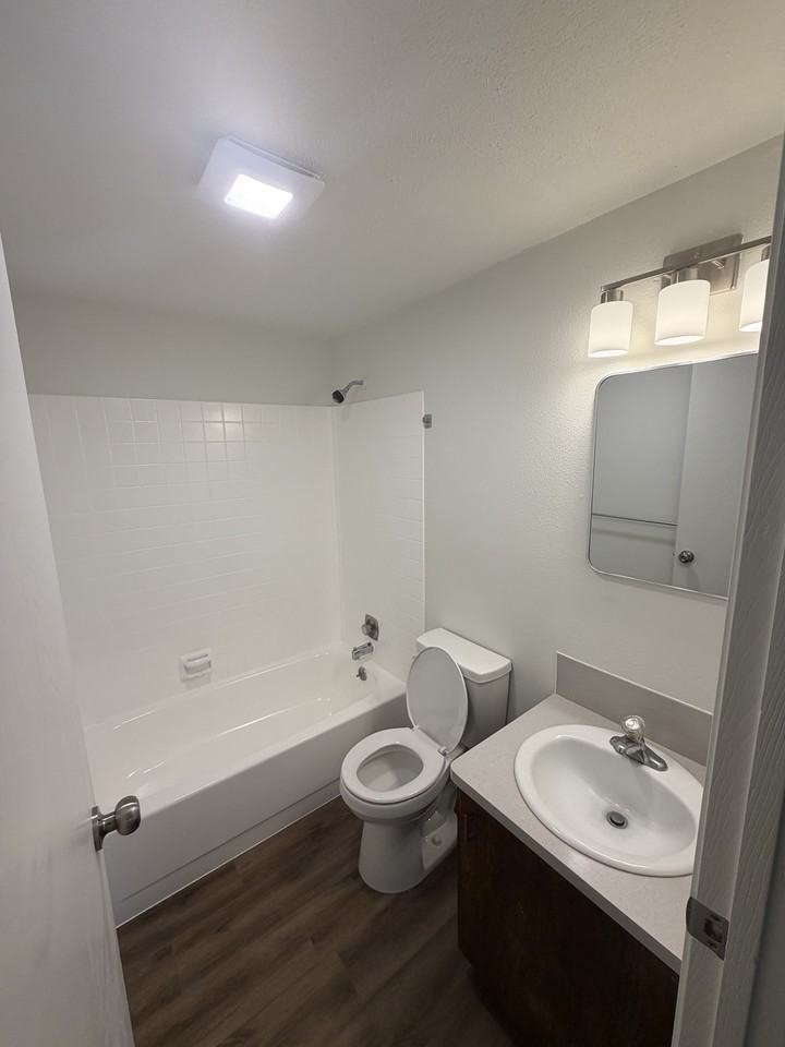 675 Garfield St #1 - Photo 5 of 7