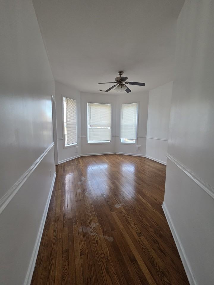 7528 South Peoria Street - Photo 6 of 17