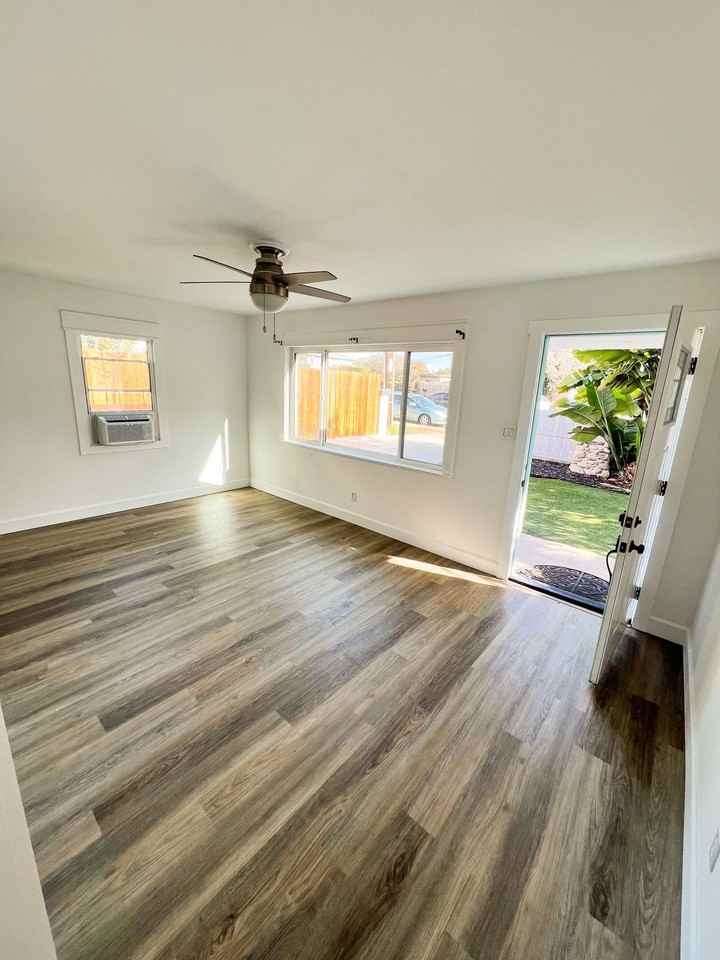 1070 10th Street - Photo 5 of 8