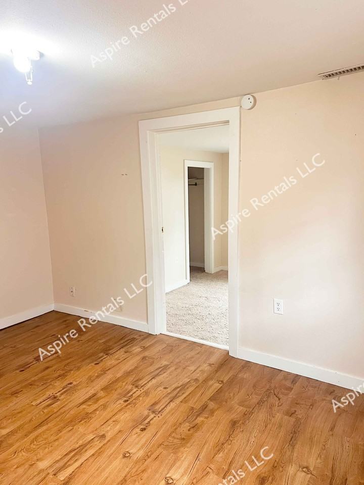 108 Oak St - Photo 7 of 8