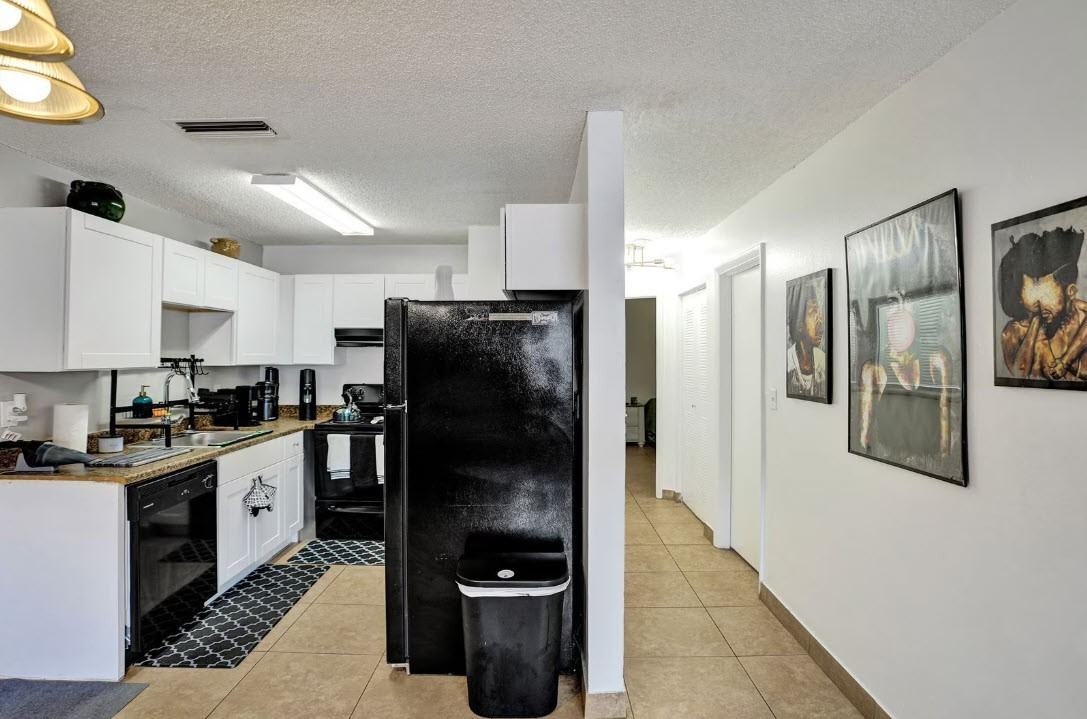 Azure Villas Apartments - Photo 4 of 17