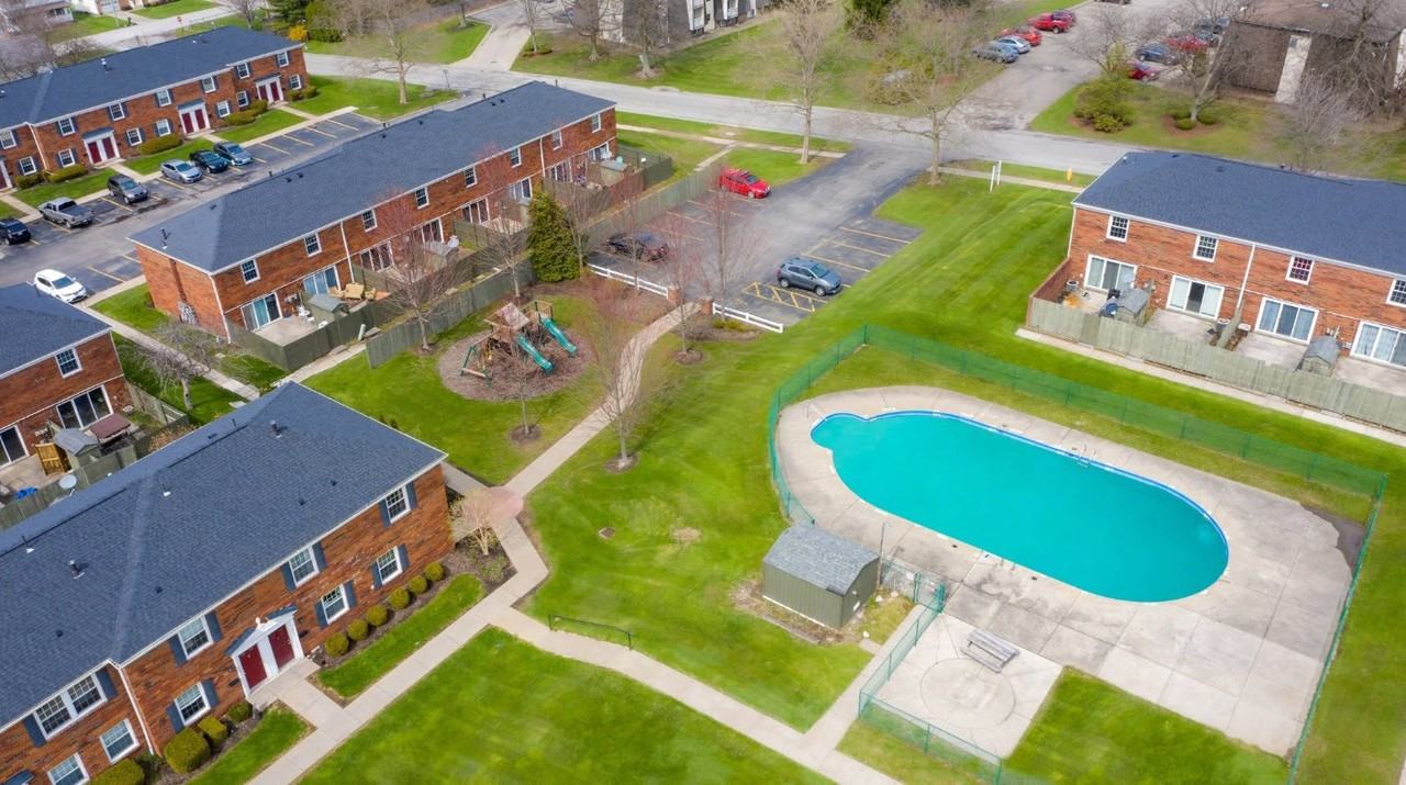 Carriage Hill Townhomes - Photo 2 of 14