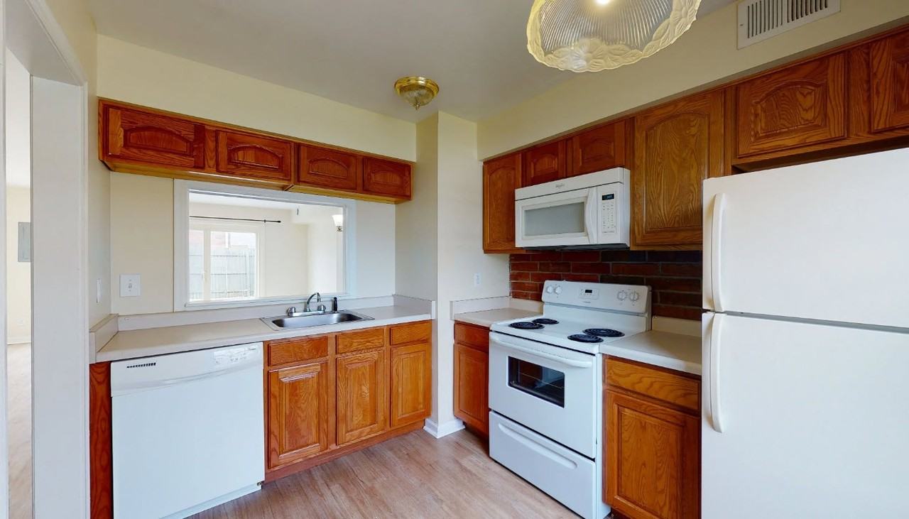 Carriage Hill Townhomes - Photo 6 of 14