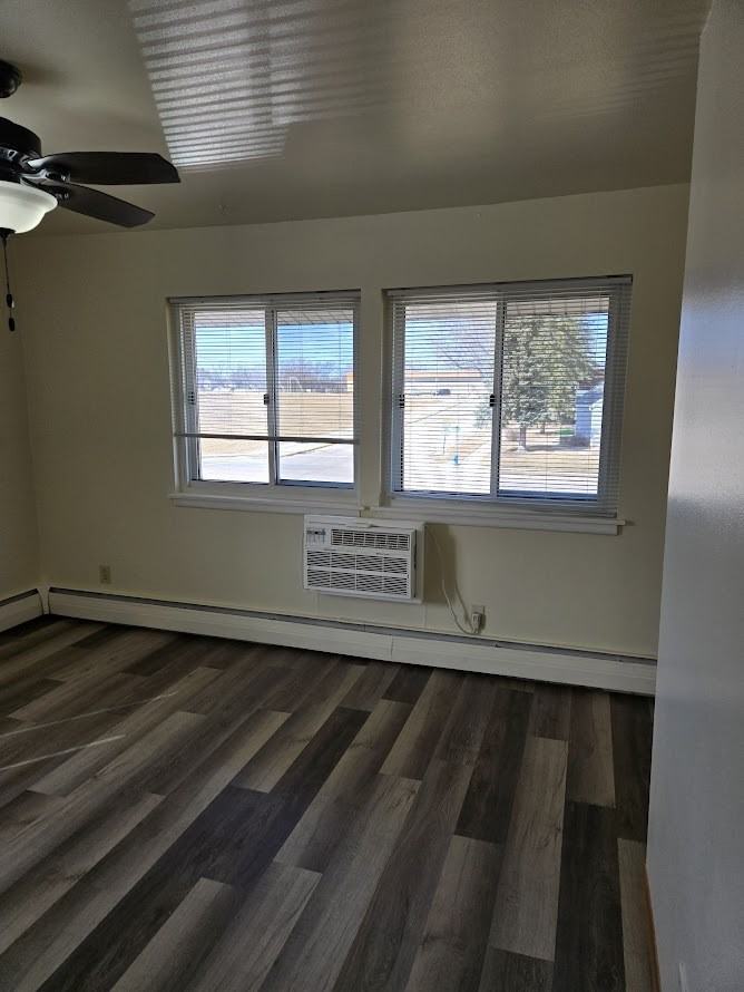 313 E Market St - Photo 4 of 25