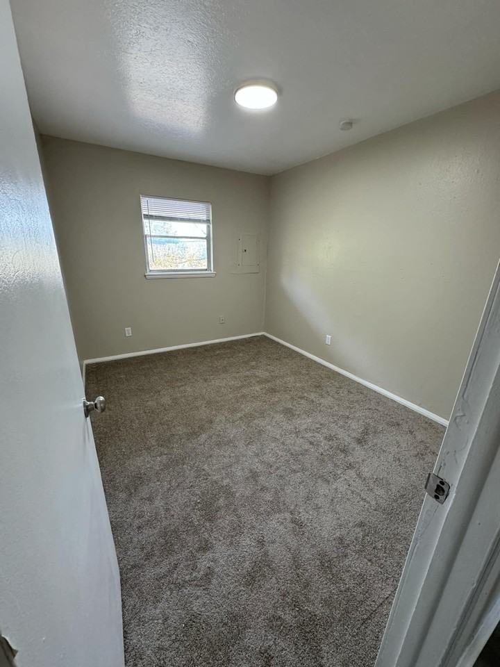 The Pointe - Photo 6 of 50