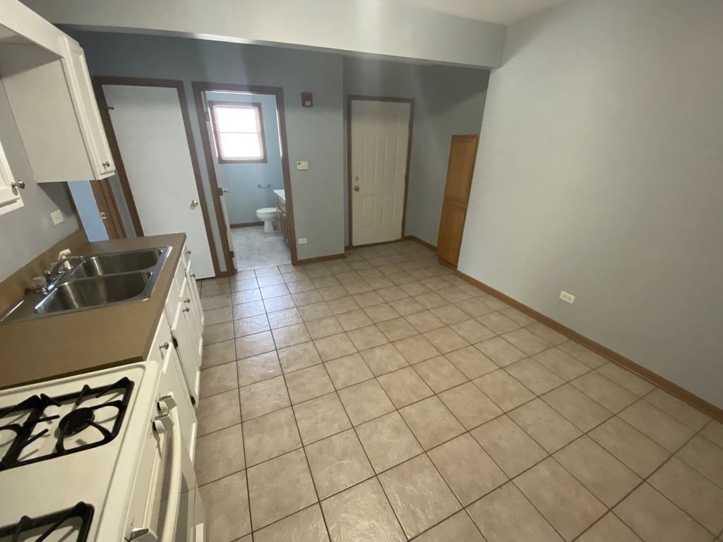 11028 Front Street - Photo 3 of 18