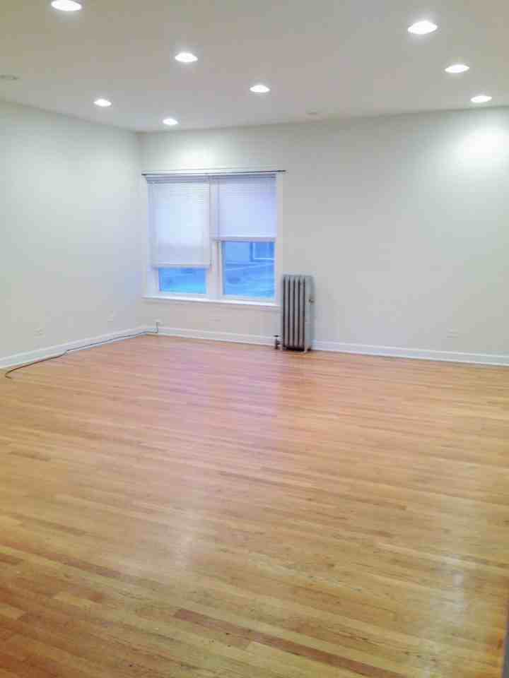 N Pine Grove Ave #1 - Photo 2 of 8