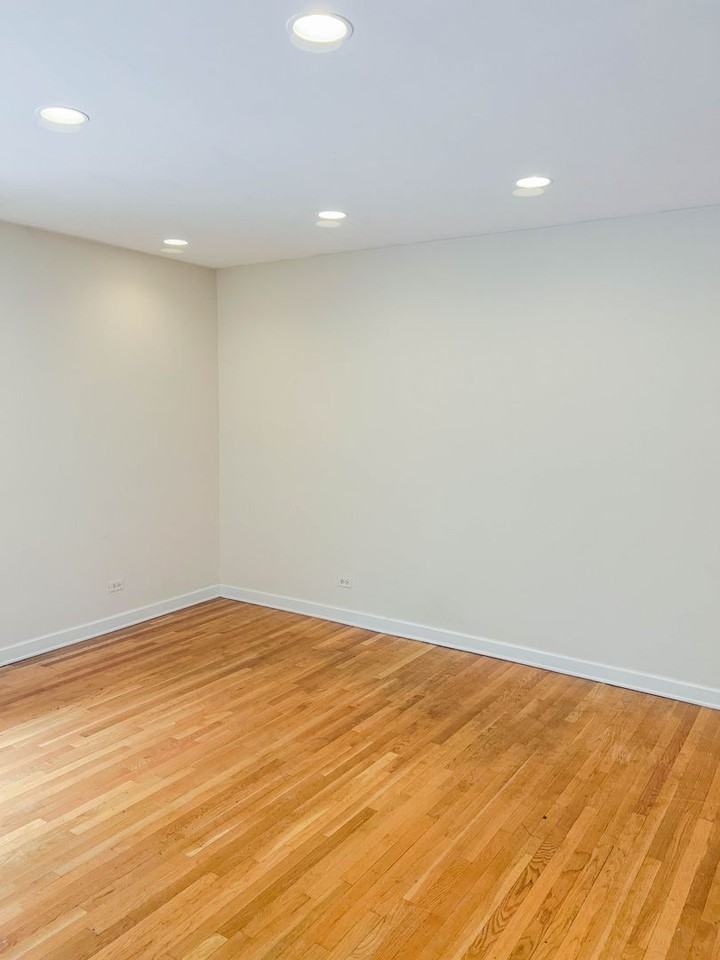 N Pine Grove Ave #1 - Photo 5 of 8