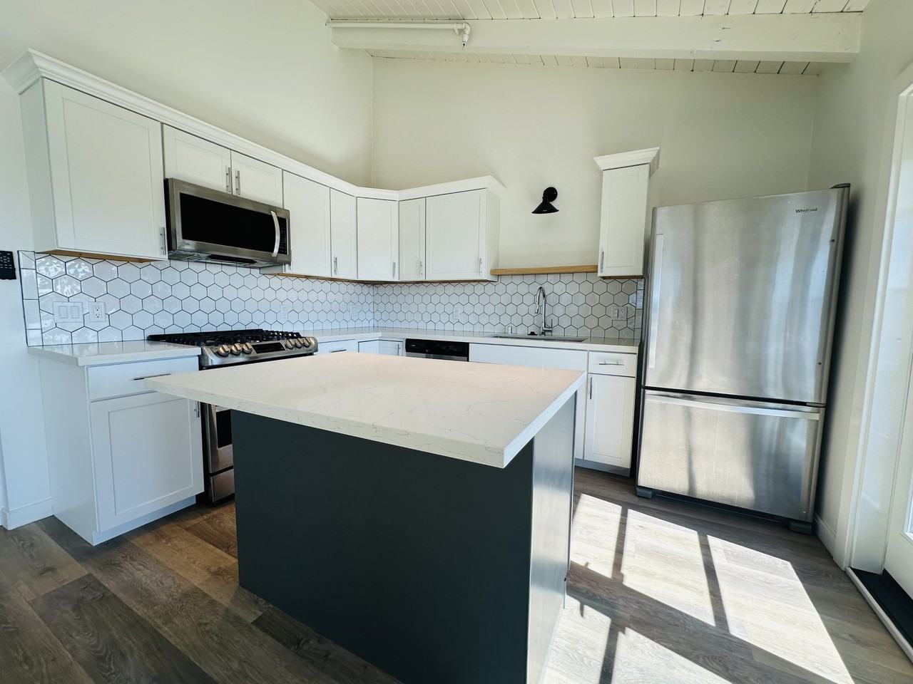 16 West Mission Street - Photo 2 of 13