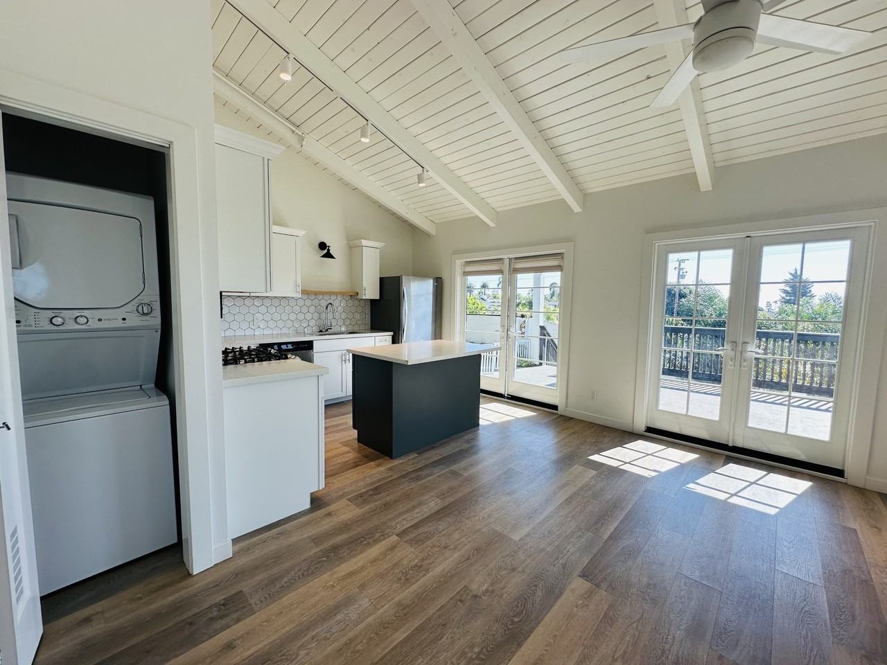 16 West Mission Street - Photo 4 of 13