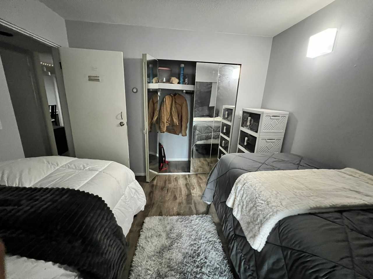 329 East Pender Street - Photo 5 of 25