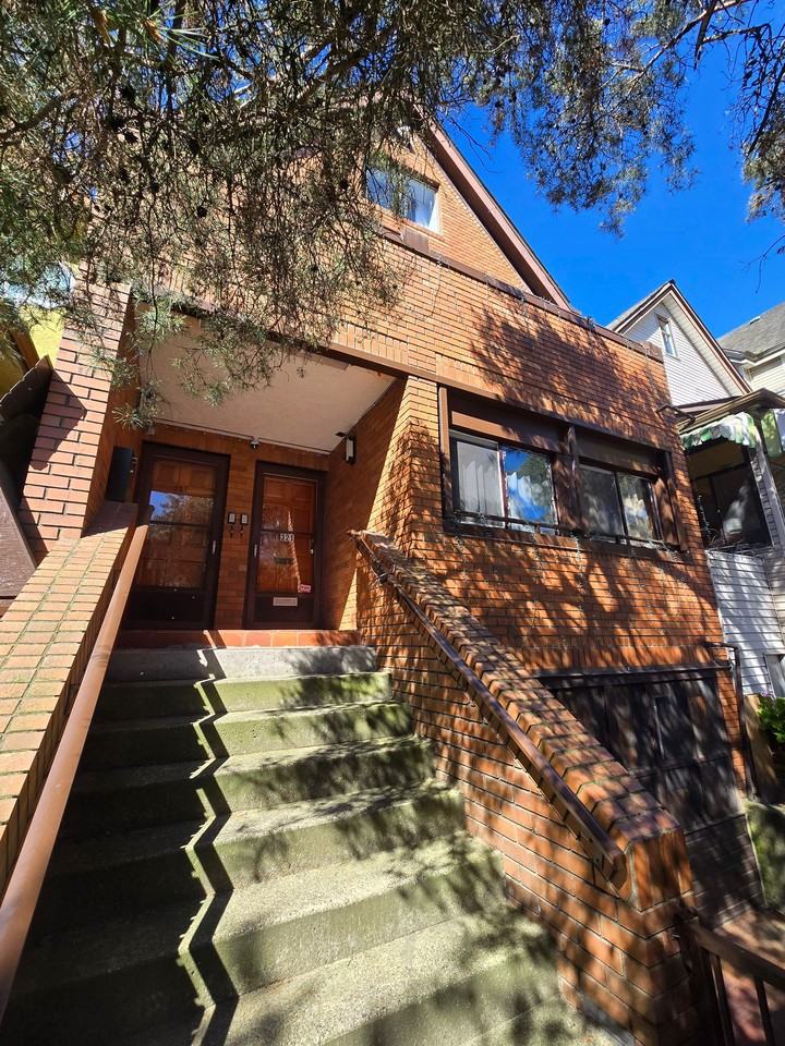 329 East Pender Street - Photo 2 of 25