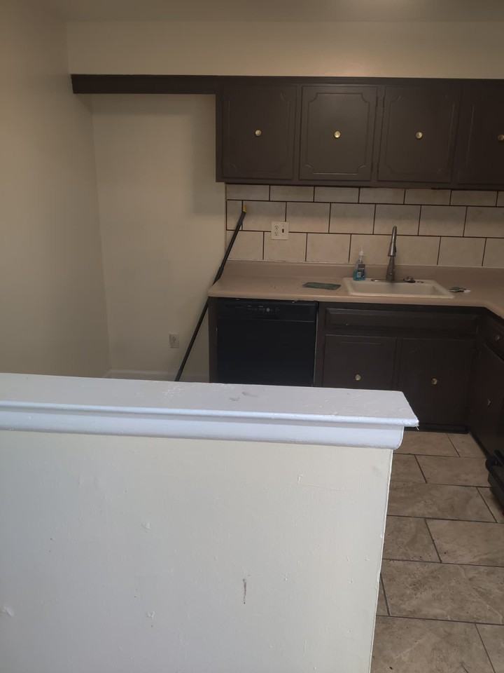 2721 South 76th Street - Photo 2 of 10