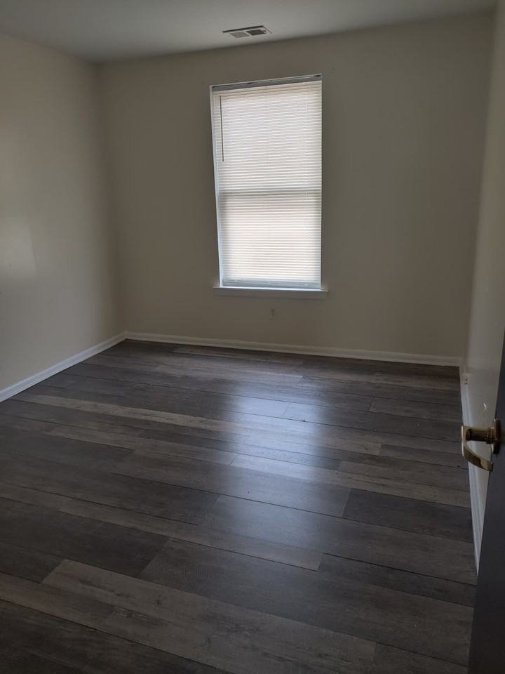 2721 South 76th Street - Photo 5 of 10