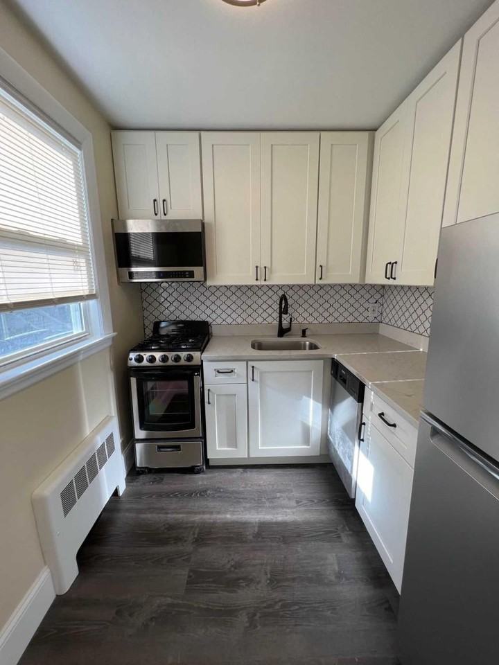 87 Winthrop St - Photo 4 of 10