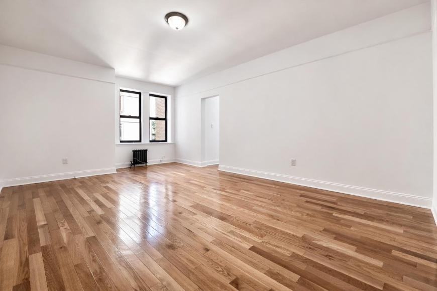 121 Bennett Ave - Photo 5 of 8