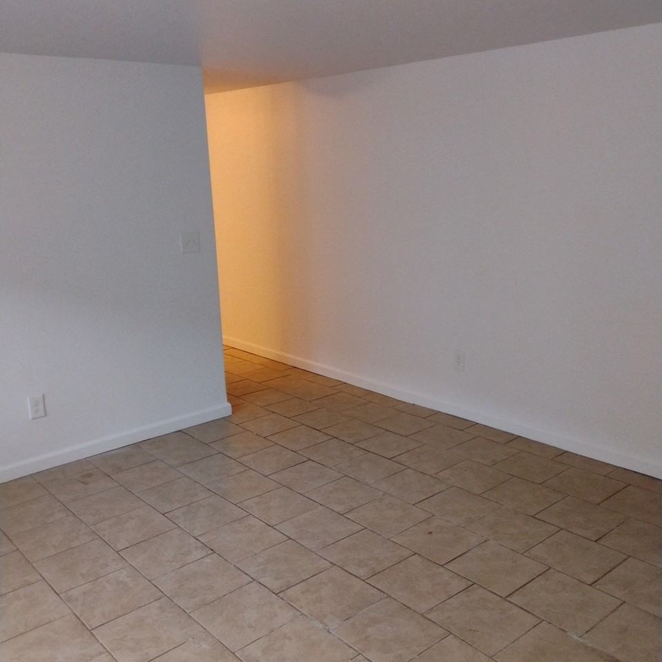 190-192 South Allen Street - Photo 5 of 7