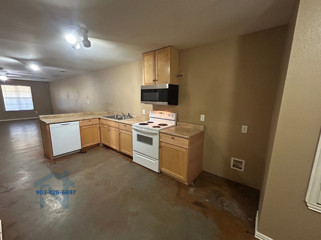 Cardinal Lane Duplexes - Photo 3 of 13