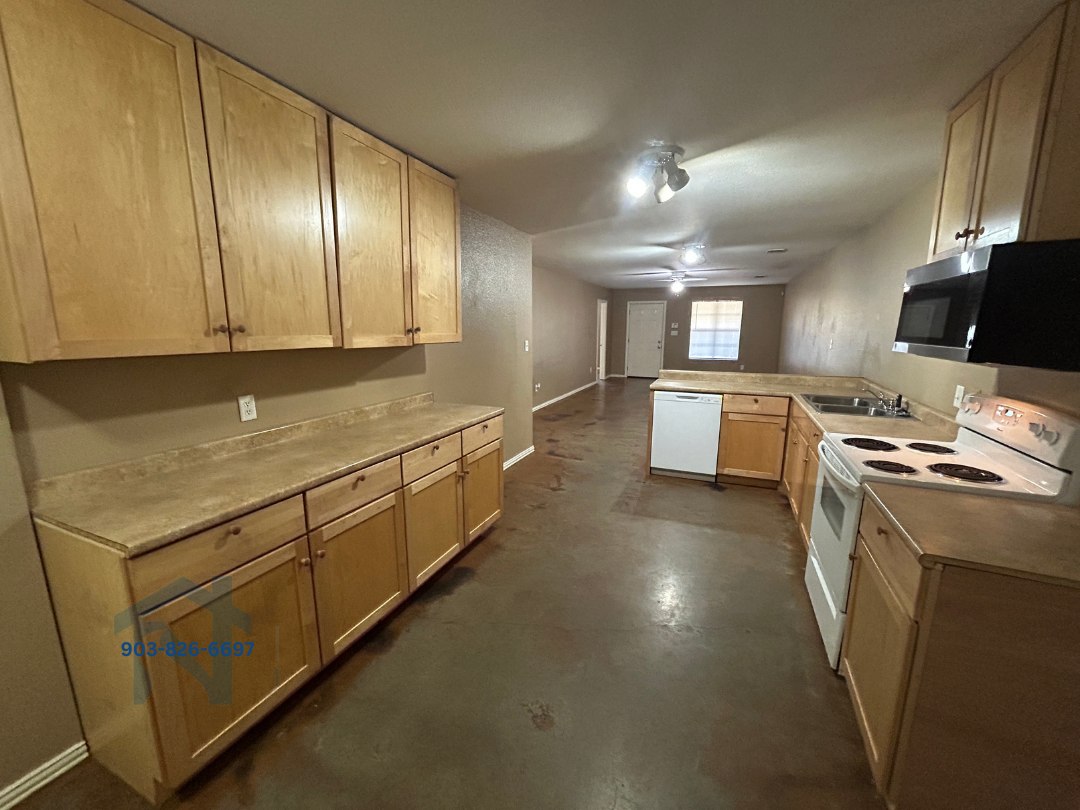 Cardinal Lane Duplexes - Photo 4 of 13