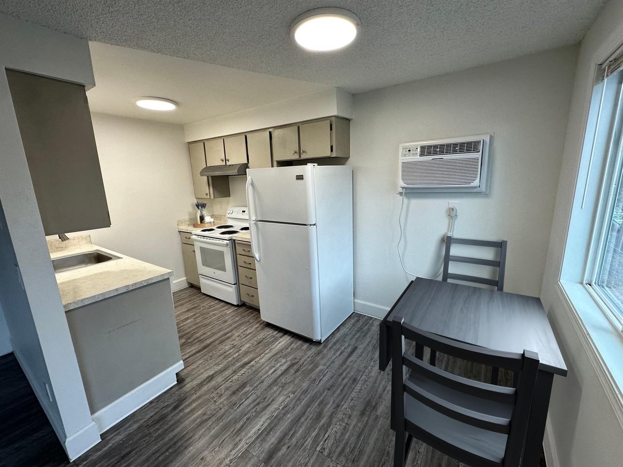 Chandler Apartments - Photo 2 of 7