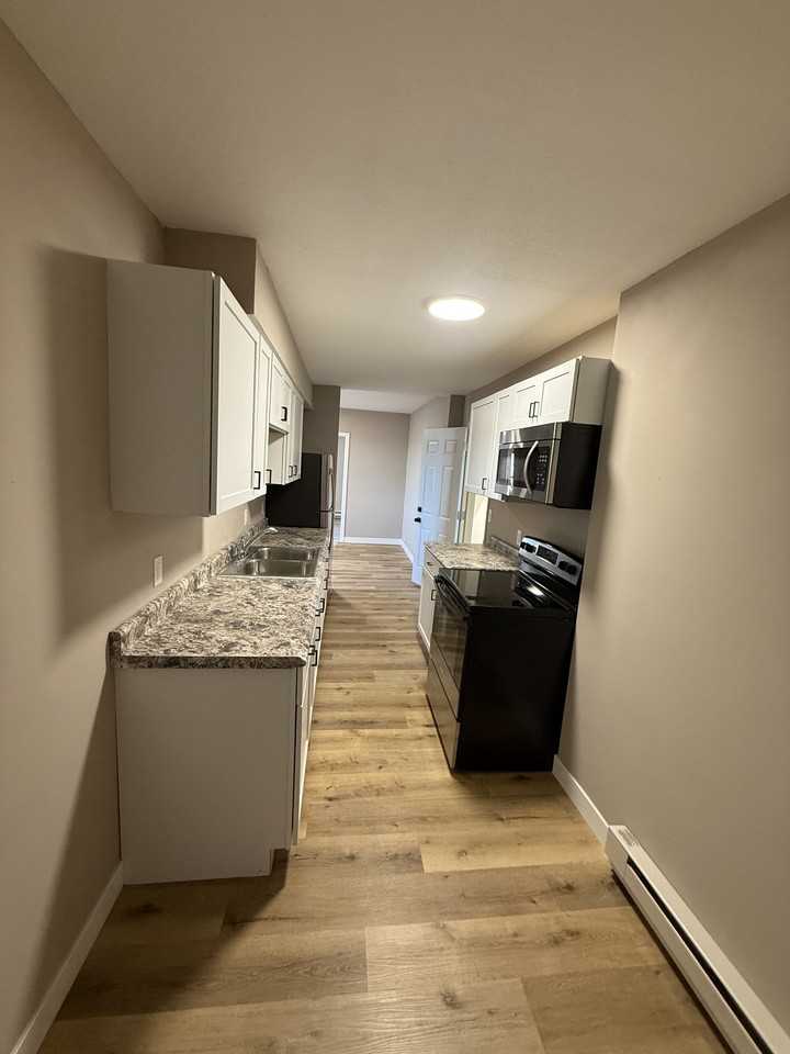 365 State Street N - Photo 2 of 10