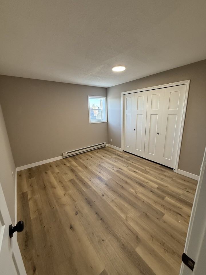 365 State Street N - Photo 3 of 10