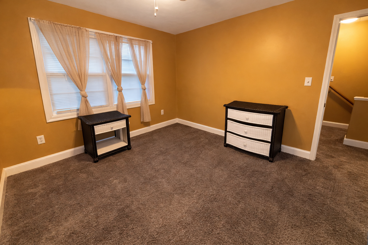 192 Straight Street - Photo 6 of 11