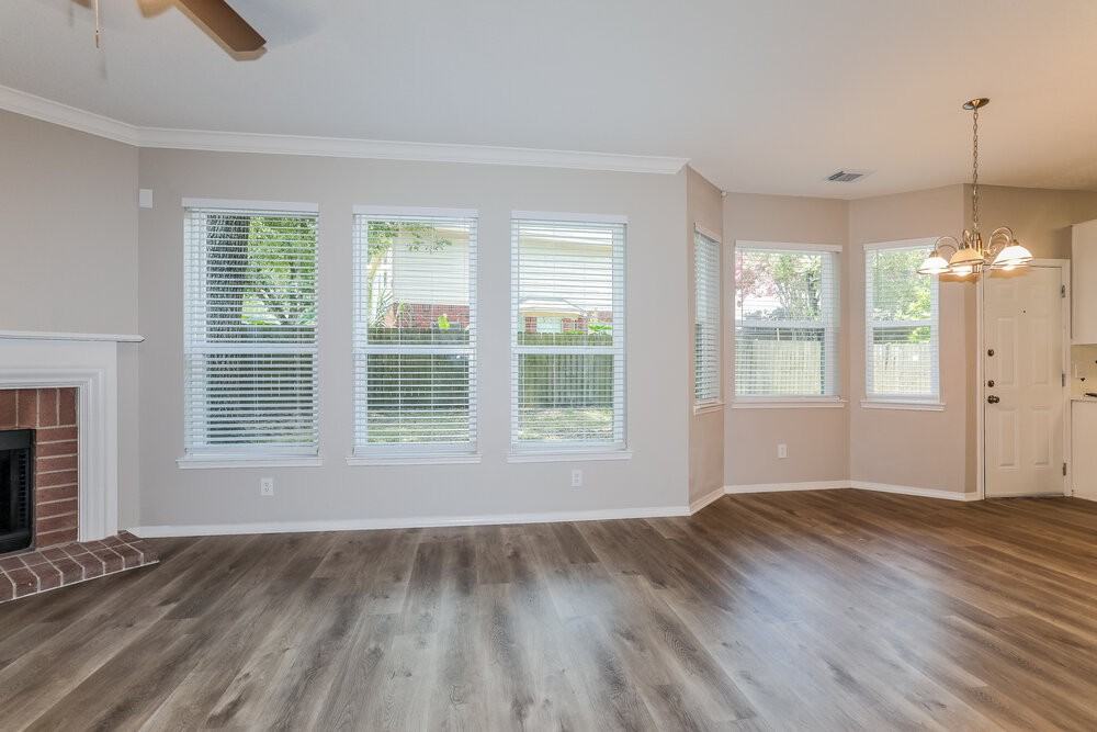 19419 Kacey Lane Ct - Photo 4 of 17