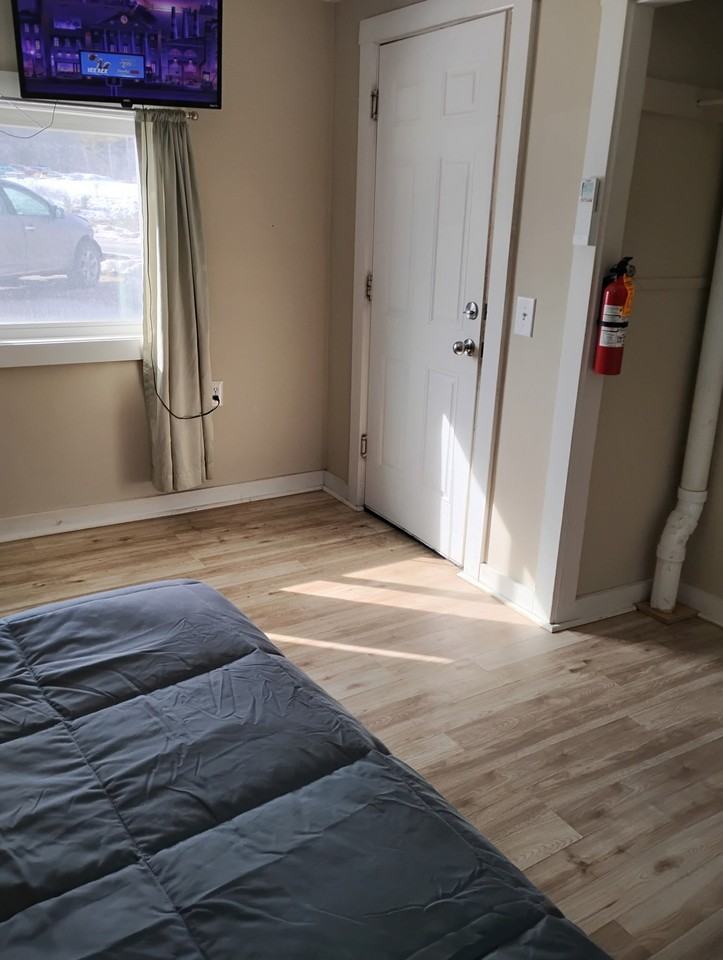 Searsport Suites - Photo 4 of 14