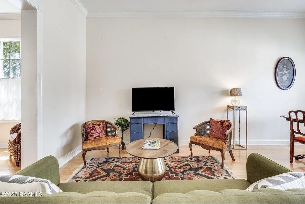 105 Washington Street - Photo 4 of 22