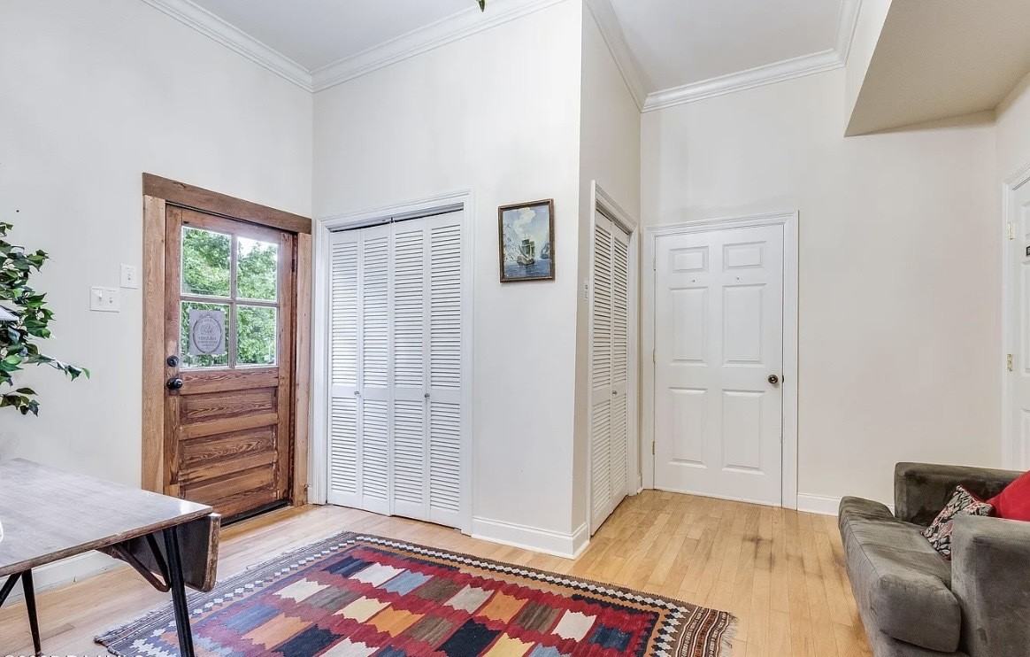 105 Washington Street - Photo 7 of 22