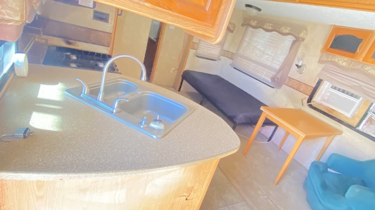 Horseshoe RV 9410 TX - Photo 2 of 11