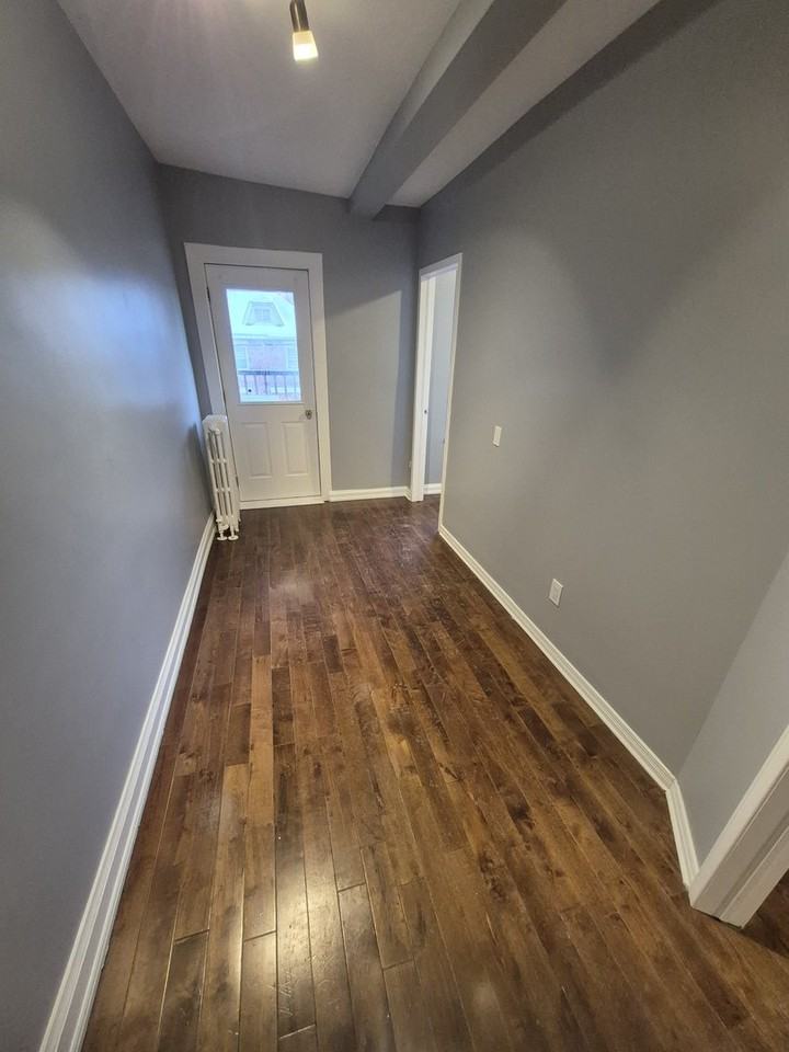 327 Somerset St E - Photo 6 of 10