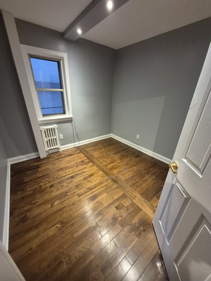 327 Somerset St E - Photo 7 of 10