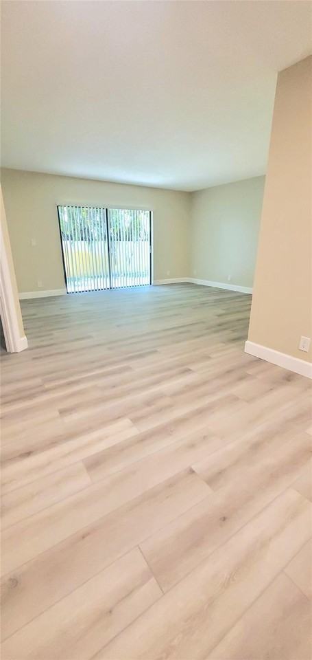 3013 Nw 92nd Ave - Photo 3 of 8