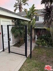 7830 W 83rd St - Photo 6 of 8